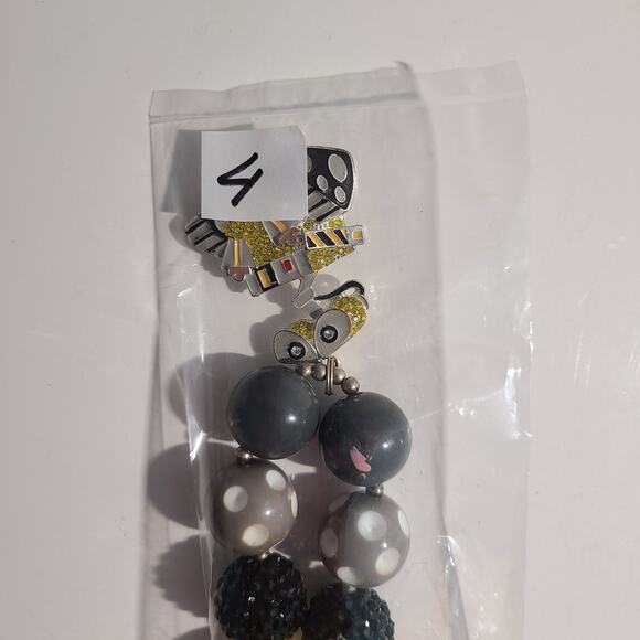 Bubblegum WALLE-E Pendant Necklace *KIDS SIZE* 17" for kids 3+ yrs old - Picture 6 of 6